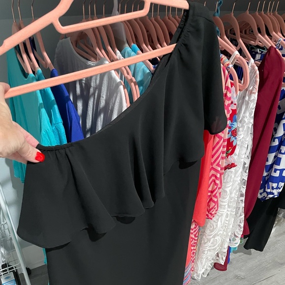 Little black dresses, size small in great condition - Picture 2 of 4